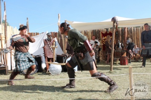 Штурм замка и средневековые танцы. Как в Вилейке прошел первый рыцарский фест (ФОТО, ВИДЕО)