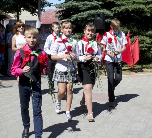 Пастаўчане адзначылі галоўнае свята краіны (+фота)