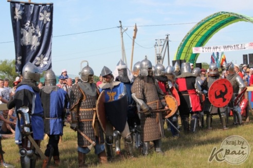 ФОТОРЕПОРТАЖ: 4-5 июля в Вилейке впервые состоялся фестиваль средневековой культуры «Гонару продкаў»