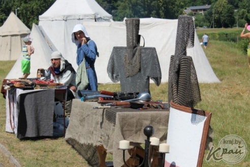 ФОТОРЕПОРТАЖ: 4-5 июля в Вилейке впервые состоялся фестиваль средневековой культуры «Гонару продкаў»