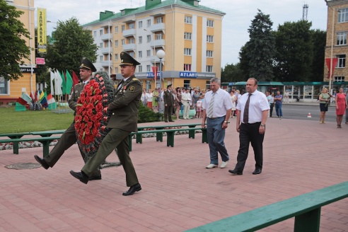 В День освобождения города Барановичи возложили цветы у Вечного огня