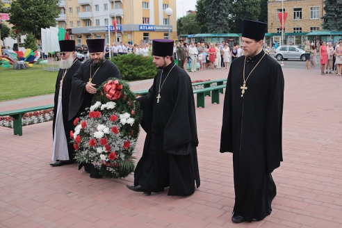 В День освобождения города Барановичи возложили цветы у Вечного огня