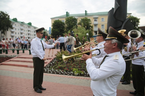 В День освобождения города Барановичи возложили цветы у Вечного огня