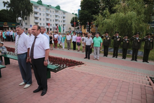 В День освобождения города Барановичи возложили цветы у Вечного огня