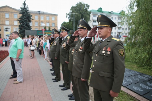 В День освобождения города Барановичи возложили цветы у Вечного огня