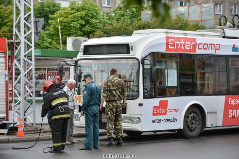 В чемодане, найденном в салоне троллейбуса, саперы обнаружили строительный инструмент