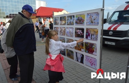 ФОТАРЭПАРТАЖ: У Глыбокім пачаўся "Вішнёвы фэст"