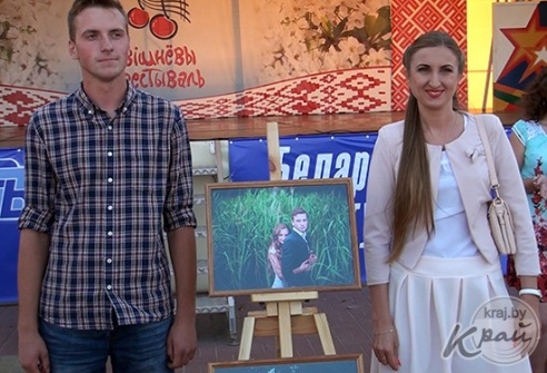 ФОТО- и ВИДЕОФАКТ: Фотовыставка «Мы молодые» в Глубоком 16 июля