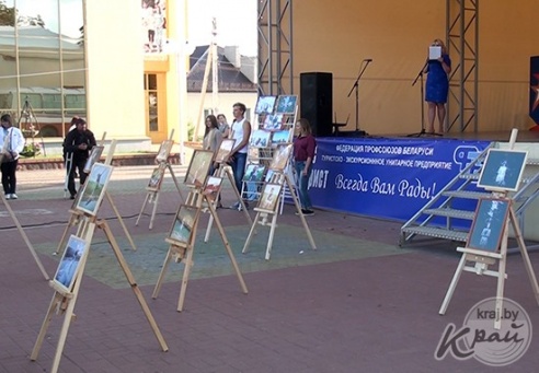 ФОТО- и ВИДЕОФАКТ: Фотовыставка «Мы молодые» в Глубоком 16 июля