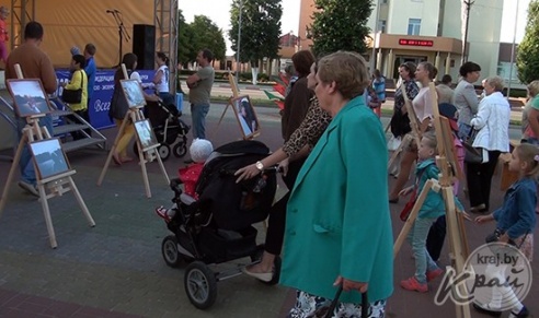 ФОТО- и ВИДЕОФАКТ: Фотовыставка «Мы молодые» в Глубоком 16 июля