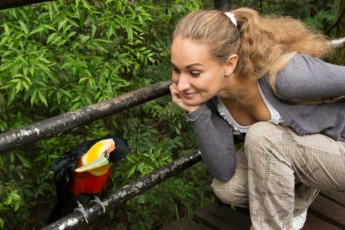 "Во многие клетки можно запросто заходить", – блогер из Горок побывала в парке птиц в Бразилии
