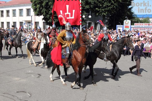 Мстиславлский фэст-2015: средневековое шествие, батлейка и город мастеров