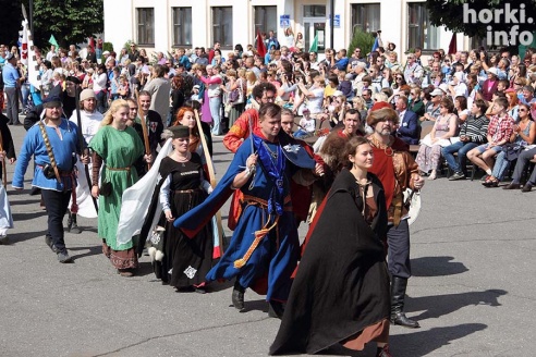 Мстиславлский фэст-2015: средневековое шествие, батлейка и город мастеров