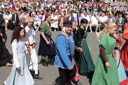 Мстиславлский фэст-2015: средневековое шествие, батлейка и город мастеров