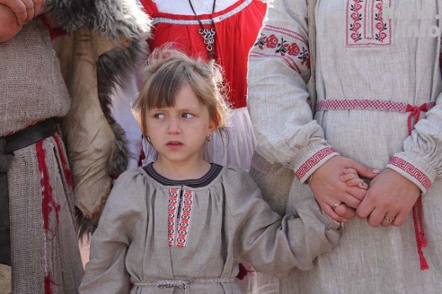 Мстиславлский фэст-2015: средневековое шествие, батлейка и город мастеров