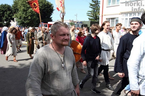 Мстиславлский фэст-2015: средневековое шествие, батлейка и город мастеров
