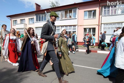 Мстиславлский фэст-2015: средневековое шествие, батлейка и город мастеров