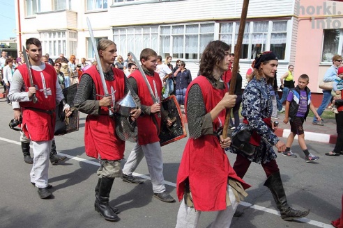Мстиславлский фэст-2015: средневековое шествие, батлейка и город мастеров