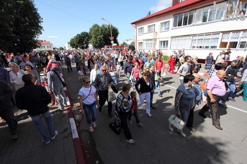 Мстиславлский фэст-2015: средневековое шествие, батлейка и город мастеров