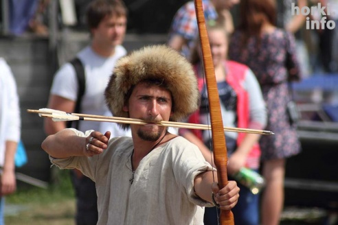 Мсціслаўскі фэст-2015: поросячьи бега, турнир лучников и орудия пыток
