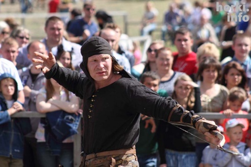 Мсціслаўскі фэст-2015: поросячьи бега, турнир лучников и орудия пыток