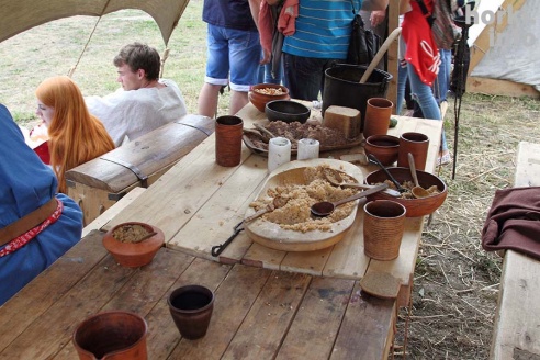 Мсціслаўскі фэст-2015: поросячьи бега, турнир лучников и орудия пыток