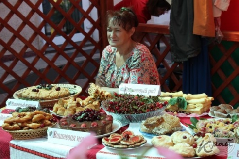 Подворье Подсвильского сельсовета признано лучшим на «Вишневом фестивале» в Глубоком (ФОТО)