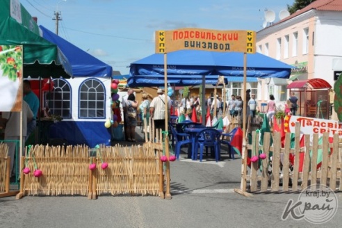 Подворье Подсвильского сельсовета признано лучшим на «Вишневом фестивале» в Глубоком (ФОТО)