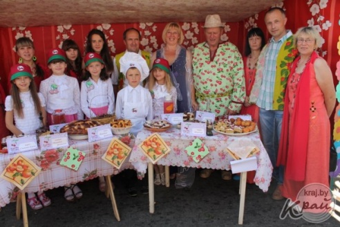 Подворье Подсвильского сельсовета признано лучшим на «Вишневом фестивале» в Глубоком (ФОТО)