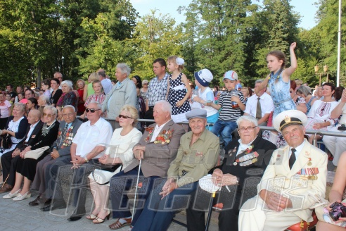 Кобрину 728 лет