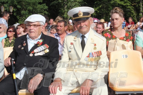 Кобрину 728 лет