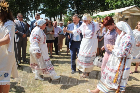 Кобрину 728 лет