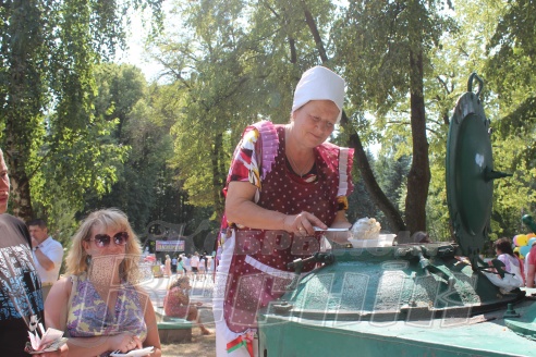 Кобрину 728 лет