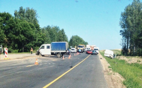 Возле Шищиц затруднено движение из-за ДТП