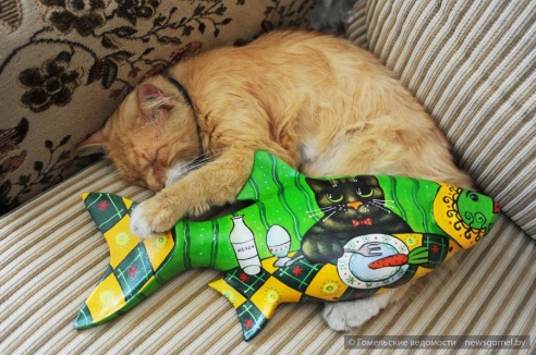 Гомельчанин создаёт оригинальных рыб из дерева