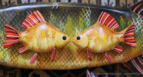 Гомельчанин создаёт оригинальных рыб из дерева