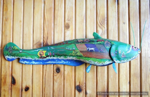 Гомельчанин создаёт оригинальных рыб из дерева