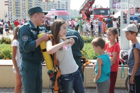 Позитивный экстрим: гомельчане попробовали себя в роли спасателей МЧС