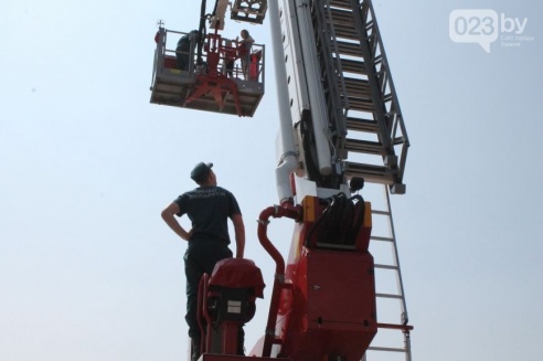 Позитивный экстрим: гомельчане попробовали себя в роли спасателей МЧС