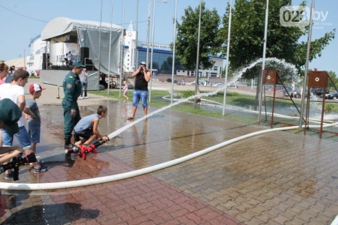 Позитивный экстрим: гомельчане попробовали себя в роли спасателей МЧС