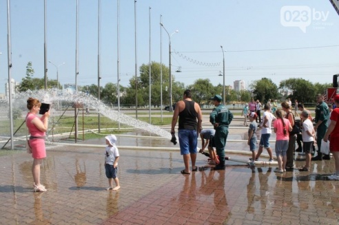 Позитивный экстрим: гомельчане попробовали себя в роли спасателей МЧС