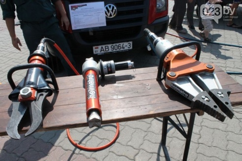 Позитивный экстрим: гомельчане попробовали себя в роли спасателей МЧС