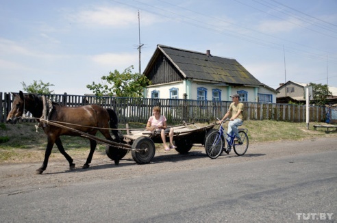 «Наш магазін закрылі, а ён красівы, як лялька»: репортаж TUT.BY из деревни Водовичи, где нет продавца — Гомель сегодня