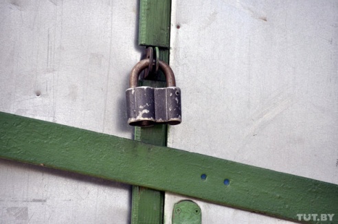 «Наш магазін закрылі, а ён красівы, як лялька»: репортаж TUT.BY из деревни Водовичи, где нет продавца — Гомель сегодня