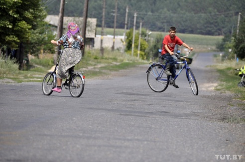 «Наш магазін закрылі, а ён красівы, як лялька»: репортаж TUT.BY из деревни Водовичи, где нет продавца — Гомель сегодня