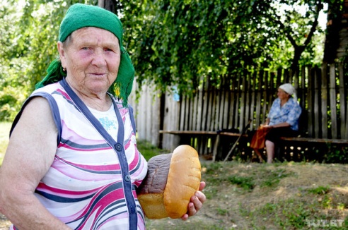 «Наш магазін закрылі, а ён красівы, як лялька»: репортаж TUT.BY из деревни Водовичи, где нет продавца — Гомель сегодня