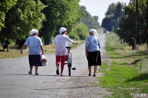 «Наш магазін закрылі, а ён красівы, як лялька»: репортаж TUT.BY из деревни Водовичи, где нет продавца — Гомель сегодня