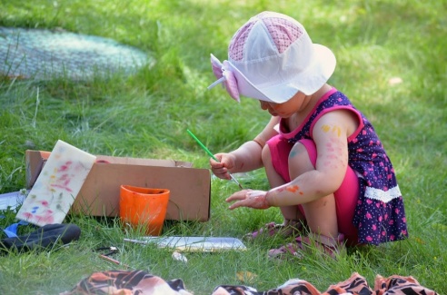 Вход только с детьми: в Гомеле открыли европейскую лужайку для музыкальных пикников (фото)