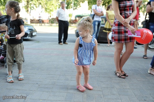 Женщинам в Гомеле напомнили, что их день — не только 8-е марта