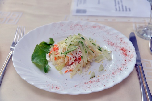 Дешевле нет. В гомельском ресторане можно пообедать за 29900